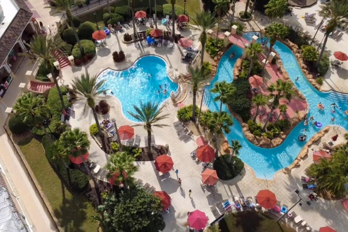 Pet-Friendly Townhome 9 Mi to Disney w/ Lazy River